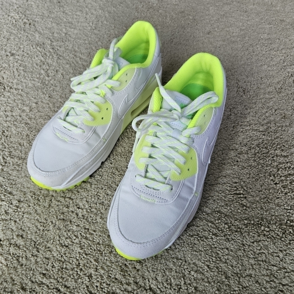 NIKE AIR MAX 90 - Picture 2 of 8
